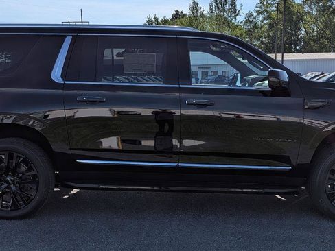 New 2026 GMC Yukon XL Elevation w/ Elevation Premium Package AWD/4WD image 5