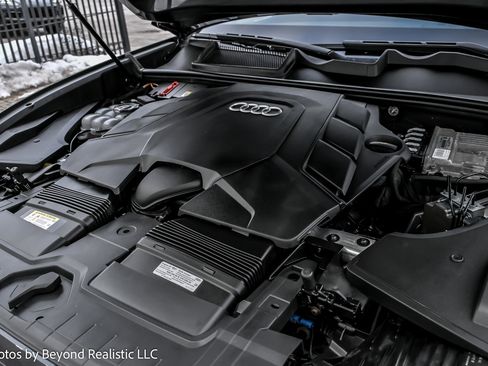 Used 2021 Audi Q8 Prestige image 21