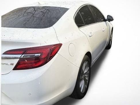 Used 2017 Buick Regal Premium image 9