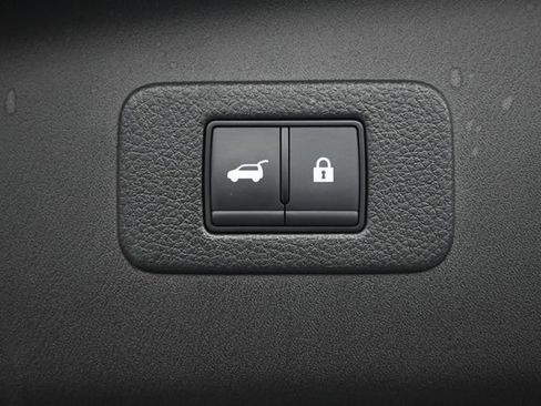 Used 2023 Nissan Armada Platinum w/ Captain's Chairs Package RWD image 14
