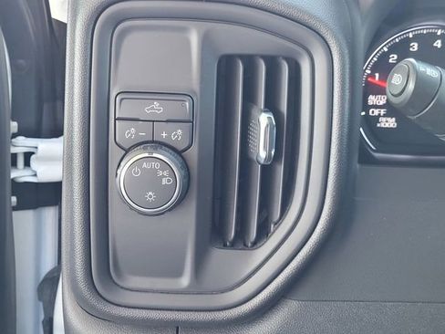 Used 2023 Chevrolet Silverado 1500 Custom image 13