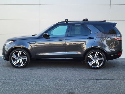 Used 2023 Land Rover Discovery Metropolitan Edition image 2