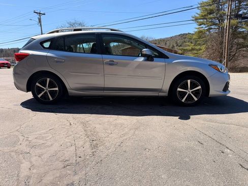 Used 2020 Subaru Impreza 2.0i Premium image 4