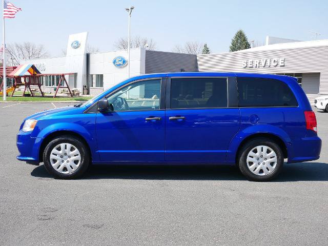 Used 2019 Dodge Grand Caravan SE w/ UConnect Hands-Free Group FWD image 2