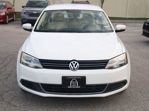 Used 2013 Volkswagen Jetta SE FWD image 4