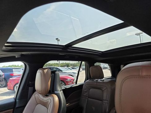 Certified 2023 Lincoln Aviator Reserve w/ Equipment Group 201A AWD/4WD image 9