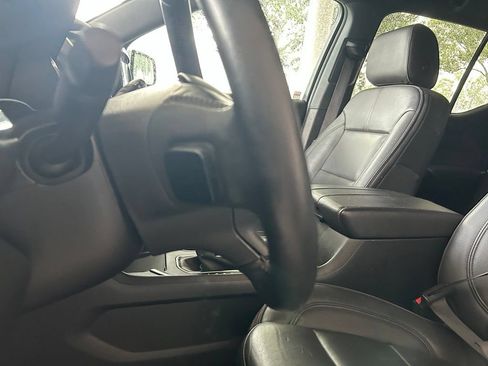 Used 2023 Chevrolet Traverse RS FWD image 46