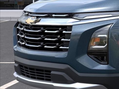 New 2027 Chevrolet Equinox LT w/ Convenience Package II FWD image 13