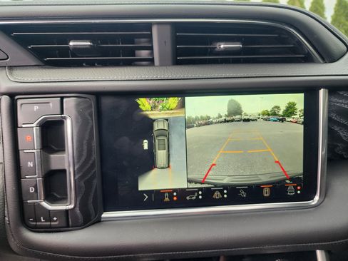 Used 2024 GMC Yukon XL Denali image 36