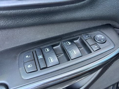 Used 2014 Jeep Cherokee Latitude w/ Cold Weather Group AWD/4WD image 31