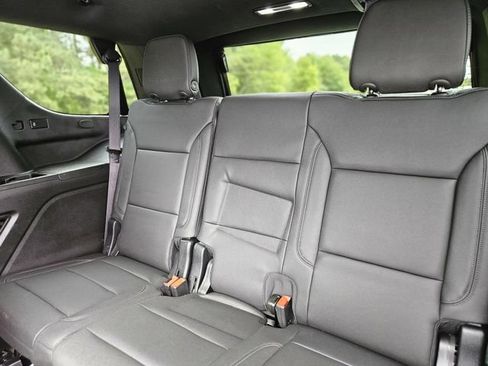 Used 2024 Chevrolet Tahoe Z71 w/ Luxury Package AWD/4WD image 31