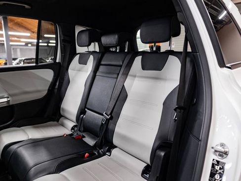 Used 2020 Mercedes-Benz GLB 250 4MATIC image 13