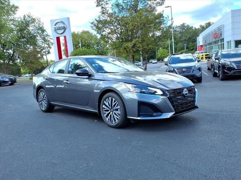 New 2025 Nissan Altima 2.5 SV image 1