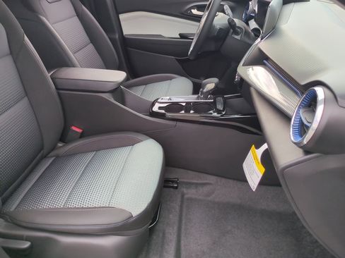 New 2026 Chevrolet Trax LT w/ Driver Confidence Package image 26