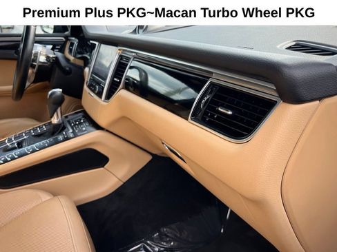 Used 2017 Porsche Macan AWD/4WD image 34