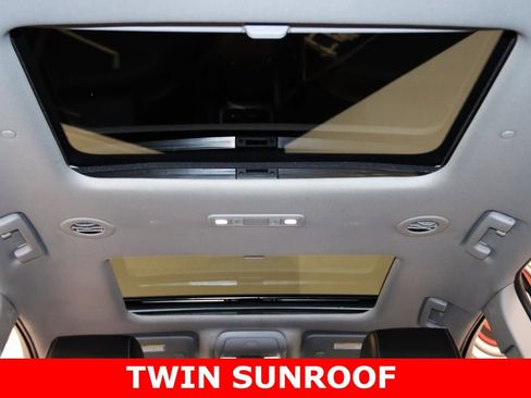 Used 2020 GMC Acadia SLT w/ Premium Package image 20