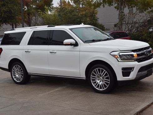 Used 2022 Ford Expedition Max Limited image 5