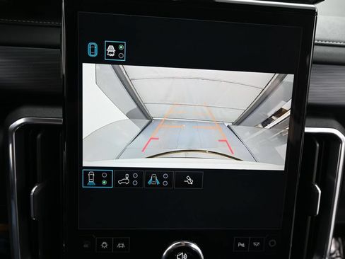 Used 2025 GMC Acadia Elevation w/ Elevation Premium Package AWD/4WD image 15
