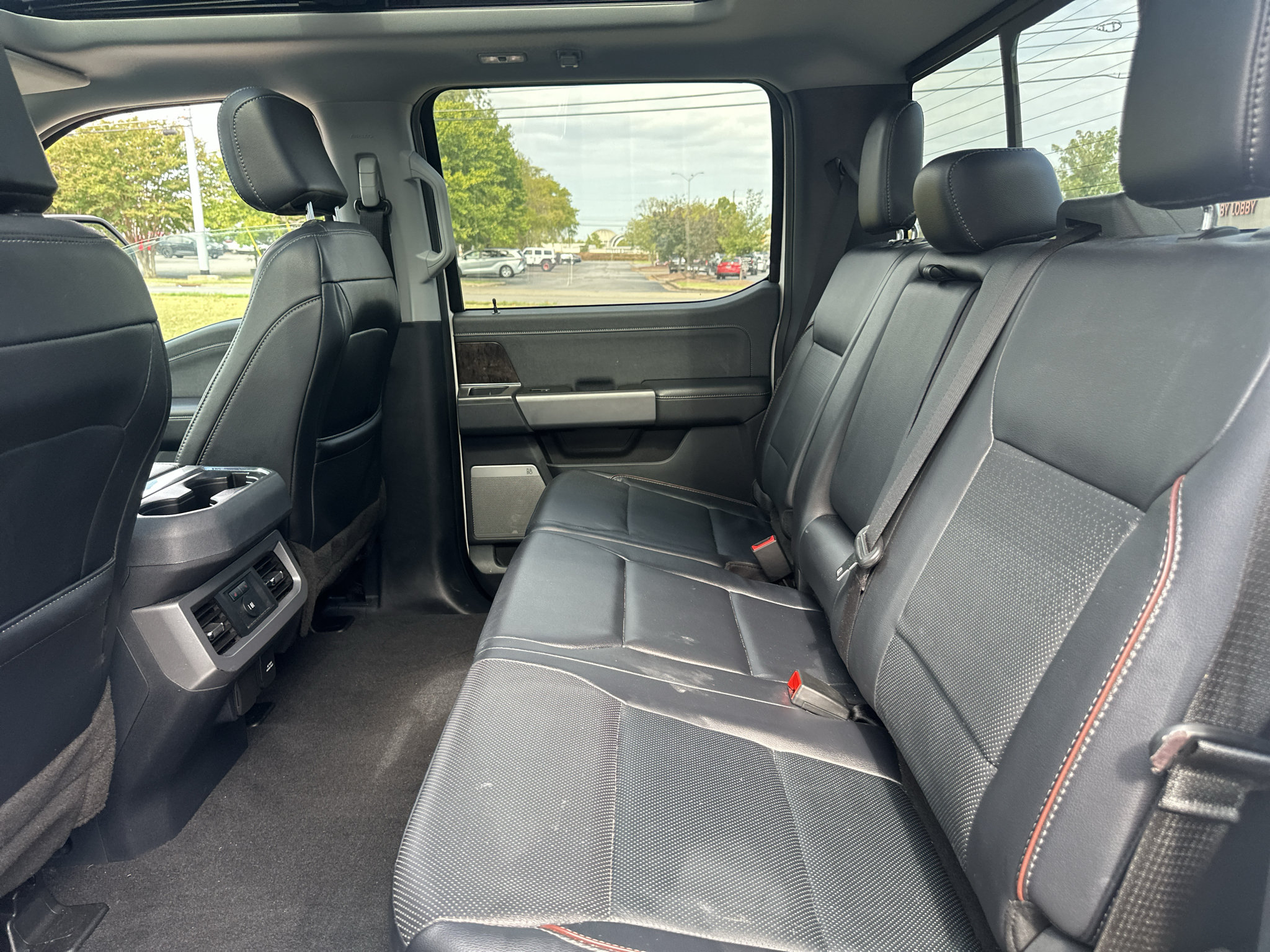 Used 2023 Ford F250 Lariat w/ Sport Appearance Package AWD/4WD image 14