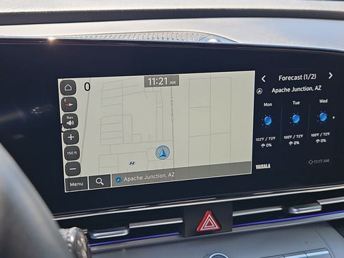 Used 2024 Hyundai Elantra Limited FWD image 20