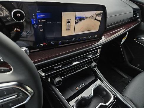 New 2026 Chevrolet Traverse Z71 w/ Enhanced Driving Package image 14