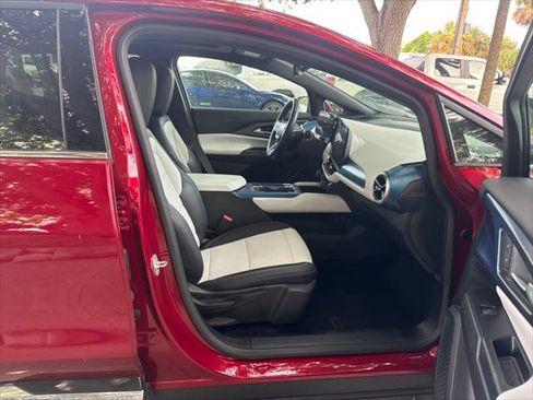 Used 2025 Chevrolet Equinox EV LT w/ Convenience Package FWD image 19