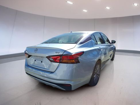 Used 2023 Nissan Altima 2.5 SV image 4