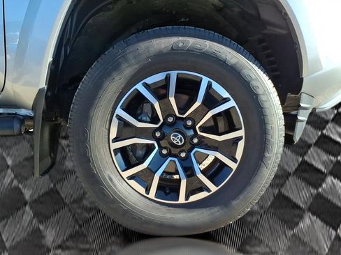 Used 2023 Toyota Tacoma 4x4 Double Cab image 8