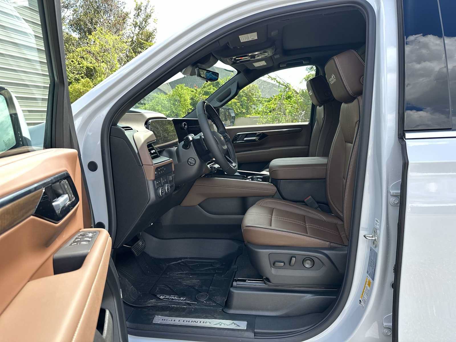 New 2027 Chevrolet Tahoe High Country AWD/4WD image 2