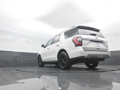 Certified 2021 Ford Expedition Limited image 30