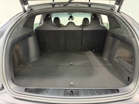 Used 2023 Tesla Model X image 18