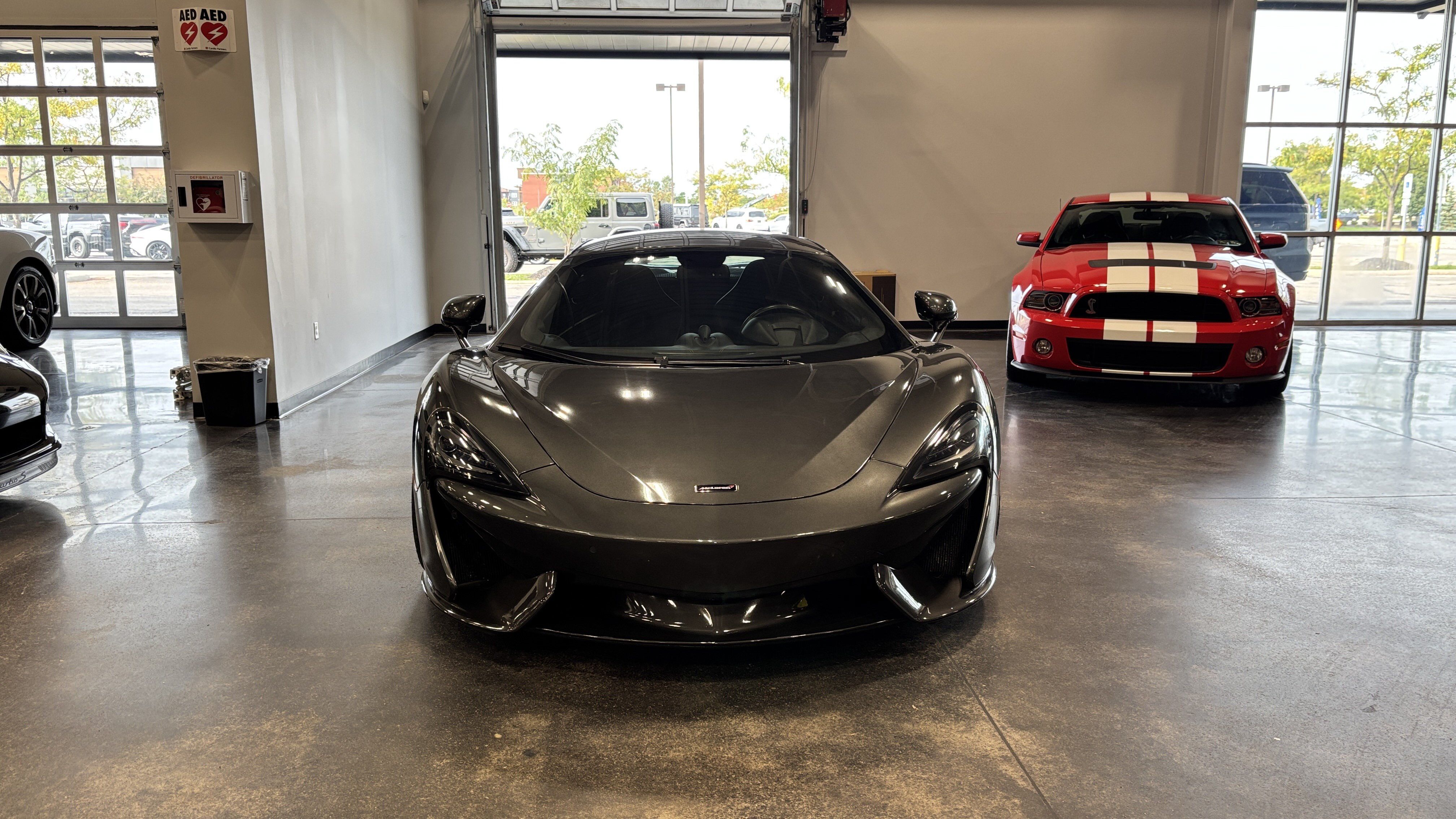 Used 2017 McLaren 570S Coupe RWD image 2