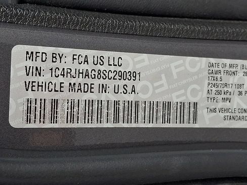 Used 2025 Jeep Grand Cherokee Laredo w/ Luxury Tech Group I AWD/4WD image 29
