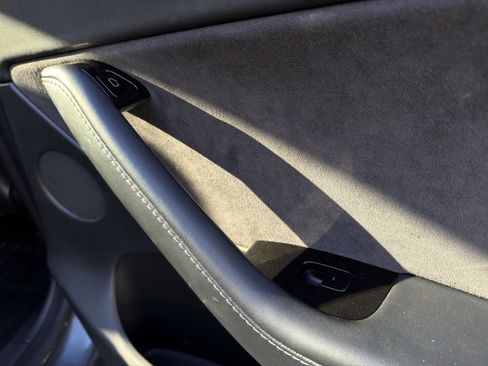 Used 2021 Tesla Model Y Long Range image 25