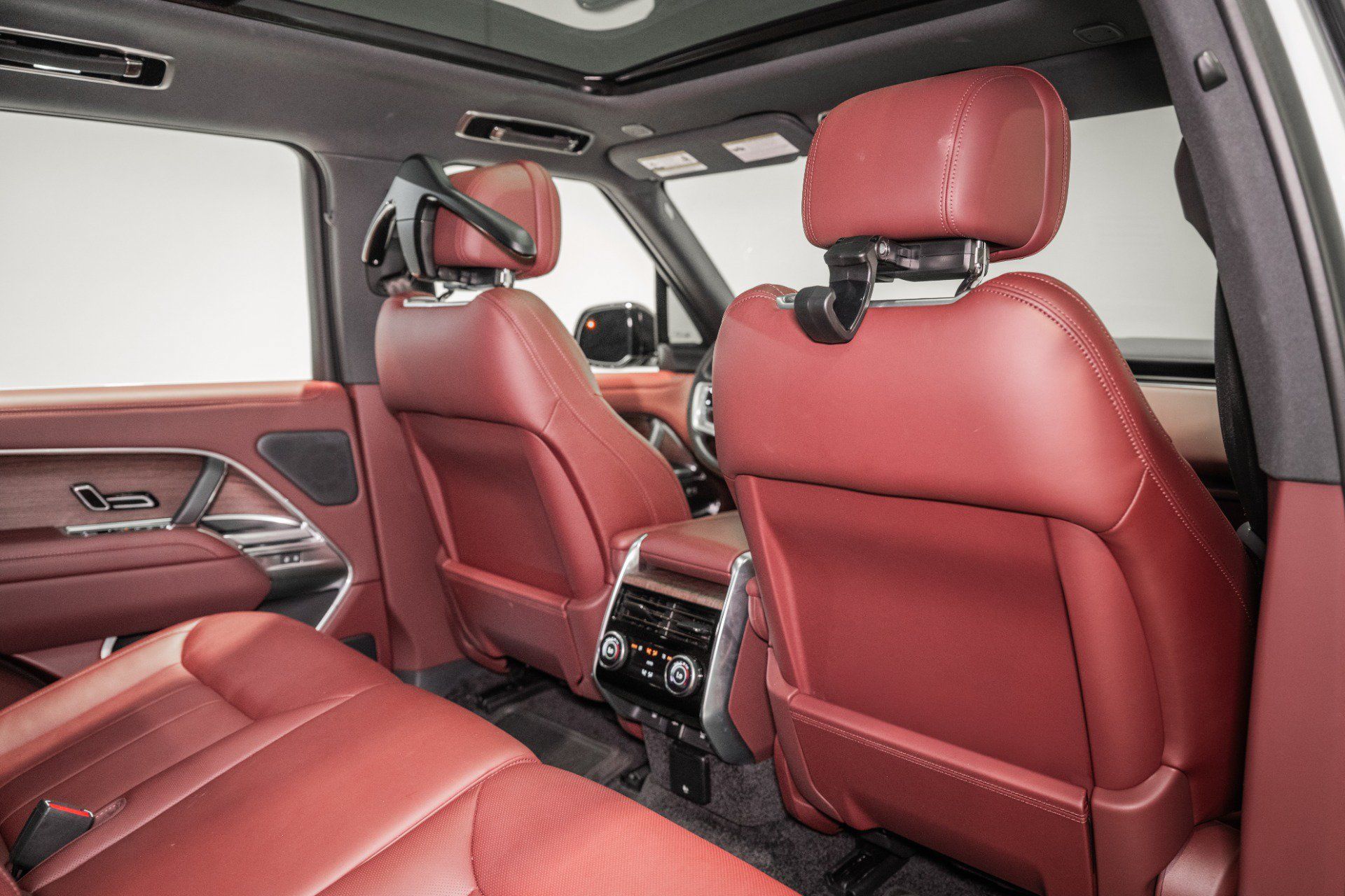 Used 2025 Land Rover Range Rover SE AWD/4WD image 23