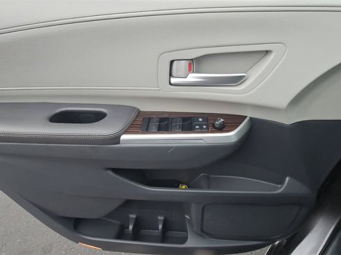 Used 2021 Toyota Sienna XLE image 24