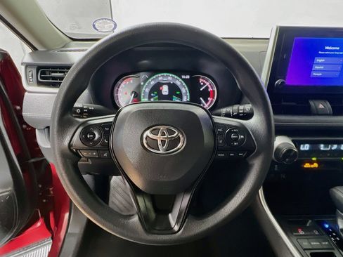 Used 2025 Toyota RAV4 XLE FWD image 16