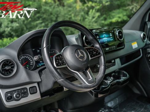 Used 2020 Mercedes-Benz Sprinter 2500 image 27