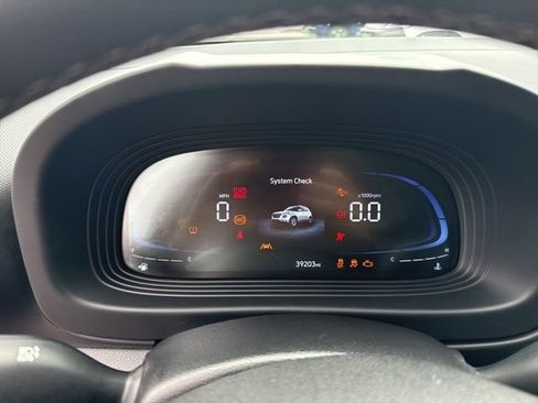 Used 2024 Hyundai Venue SEL FWD image 24