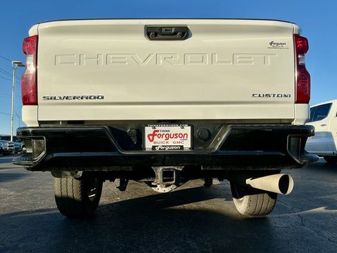 Used 2022 Chevrolet Silverado 2500 Custom w/ Custom Value Package image 18