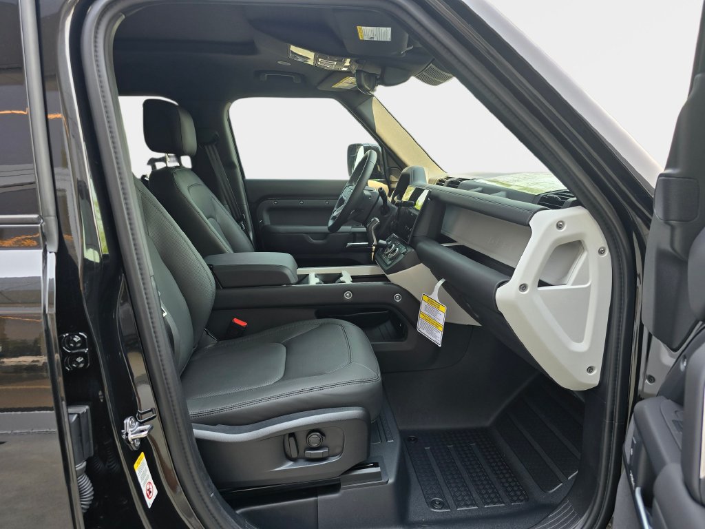 New 2026 Land Rover Defender 110 X-Dynamic SE AWD/4WD image 10