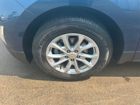 Used 2019 Chevrolet Equinox LT w/ Driver Convenience Package FWD image 44