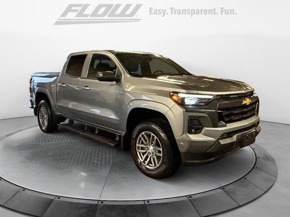 Used 2025 Chevrolet Colorado W/T w/ Advanced Trailering Package AWD/4WD image 1