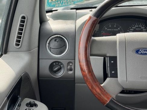 Used 2005 Ford F150 XLT image 13