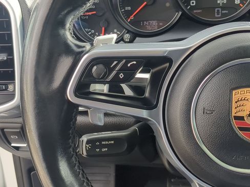 Used 2017 Porsche Cayenne Platinum Edition image 19