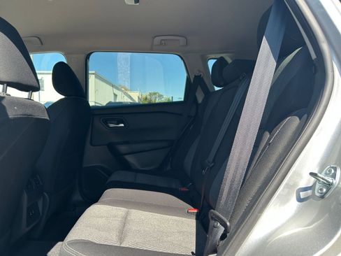 Used 2025 Nissan Rogue SV FWD image 21