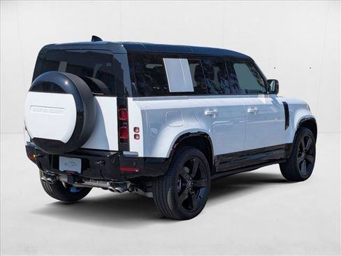 New 2025 Land Rover Defender 110 X-Dynamic SE image 2
