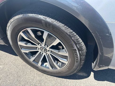 Used 2019 Nissan Armada SL w/ Premium Package AWD/4WD image 9