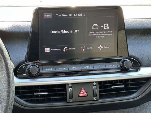 Certified 2023 Kia Forte LXS image 3