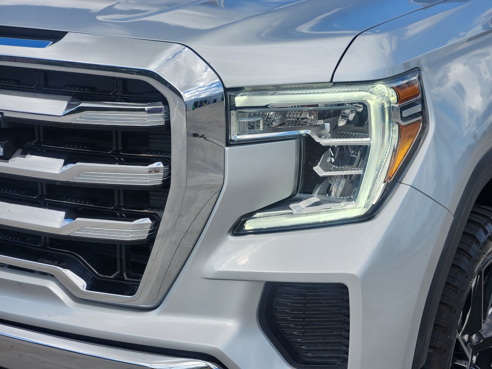 Used 2021 GMC Sierra 1500 SLE AWD/4WD image 9